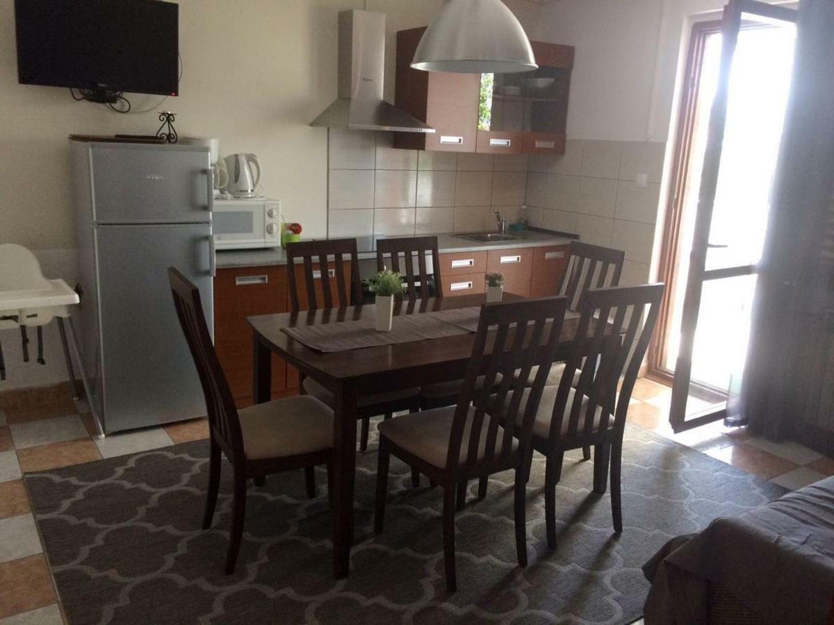 Apartmani Dana Sukošan Eksteriør bilde
